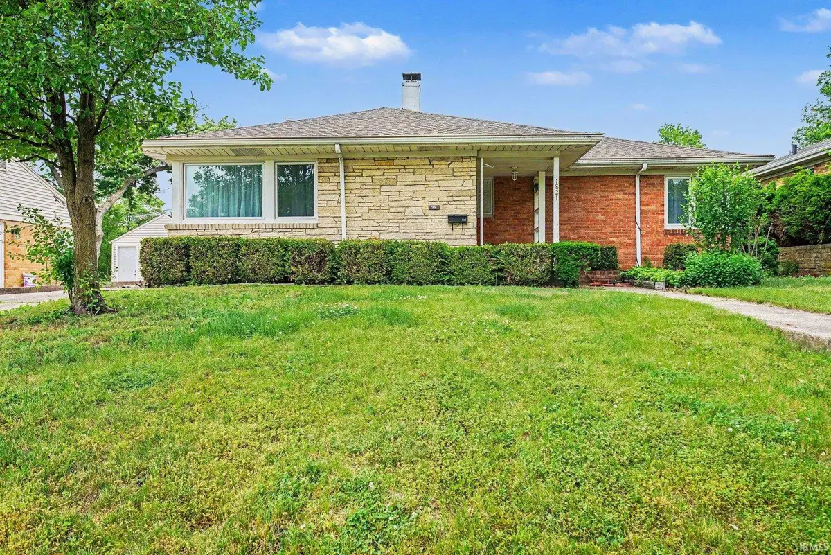1821 Rockne Drive, South Bend, IN 46617 - #1
