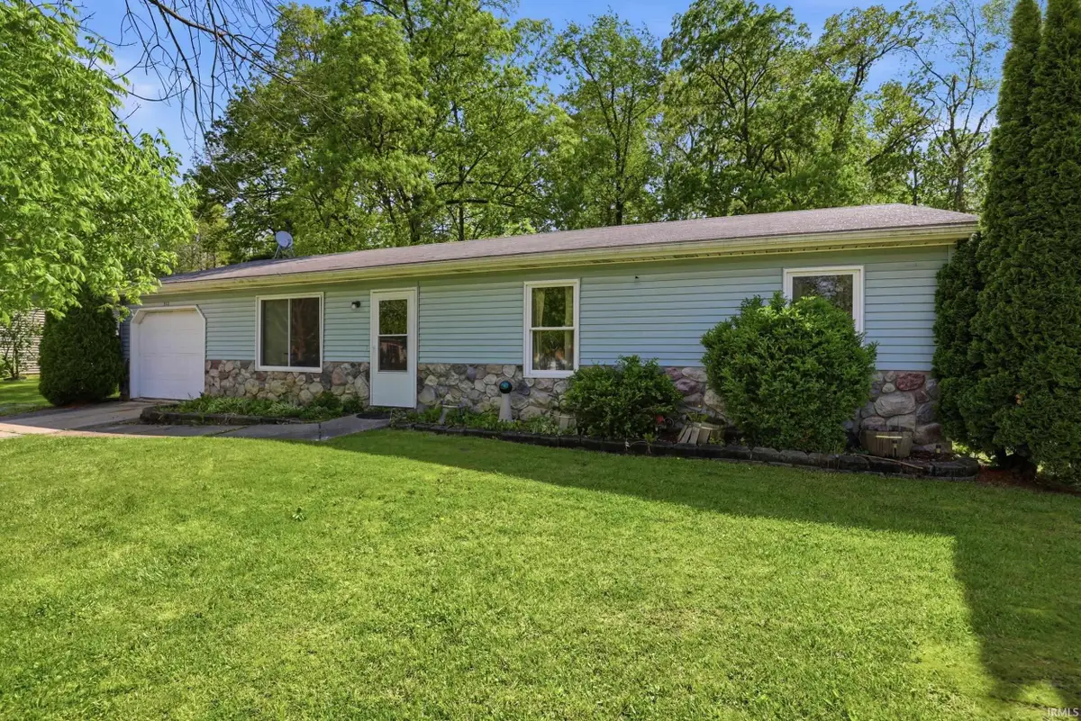 512 N Mckinley Street, Angola, IN 46703 - #1