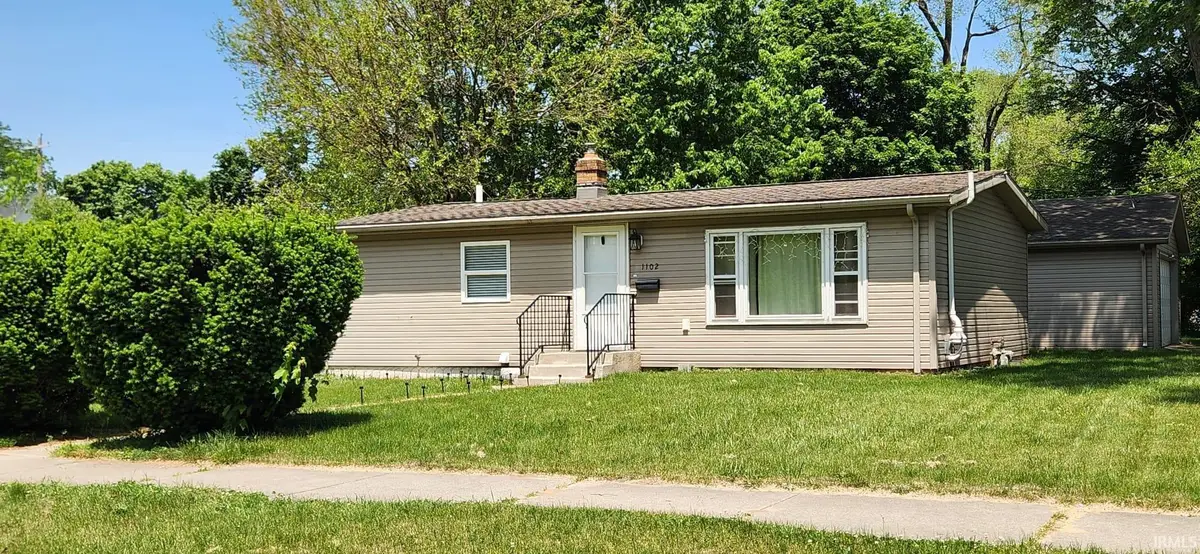 1102 W Wolf Avenue, Elkhart, IN 46516 - #1