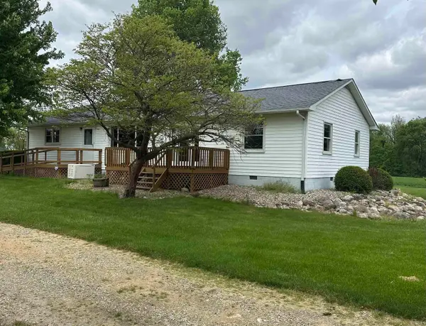 7889 King Road, Plymouth, IN 46563