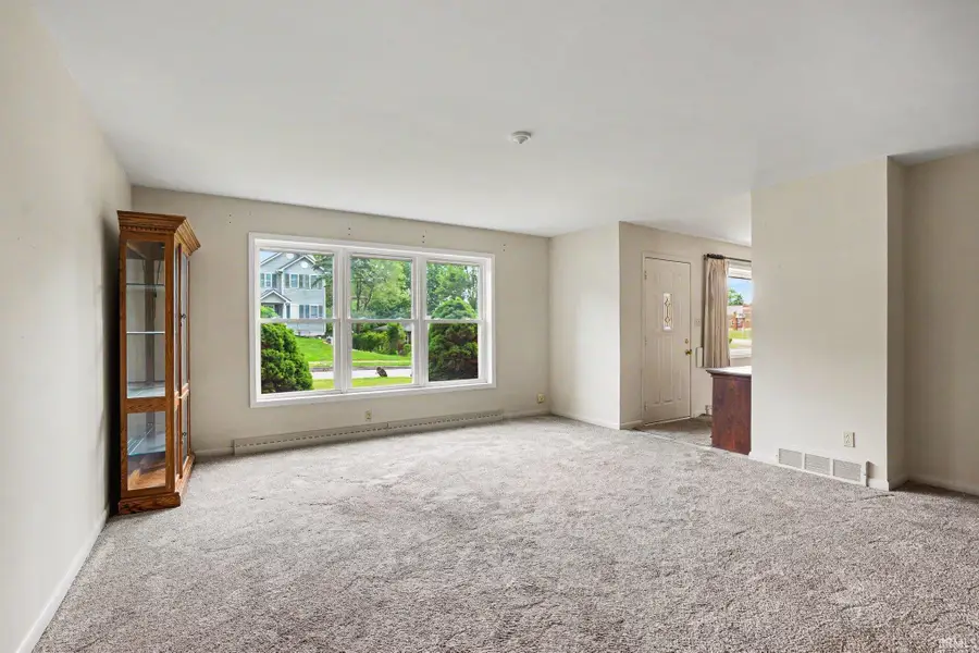 527 E Farneman Avenue, South Bend, IN 46614 - #2
