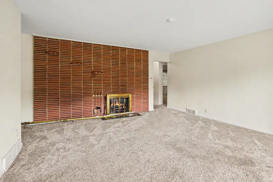527 E Farneman Avenue, South Bend, IN 46614 - #3