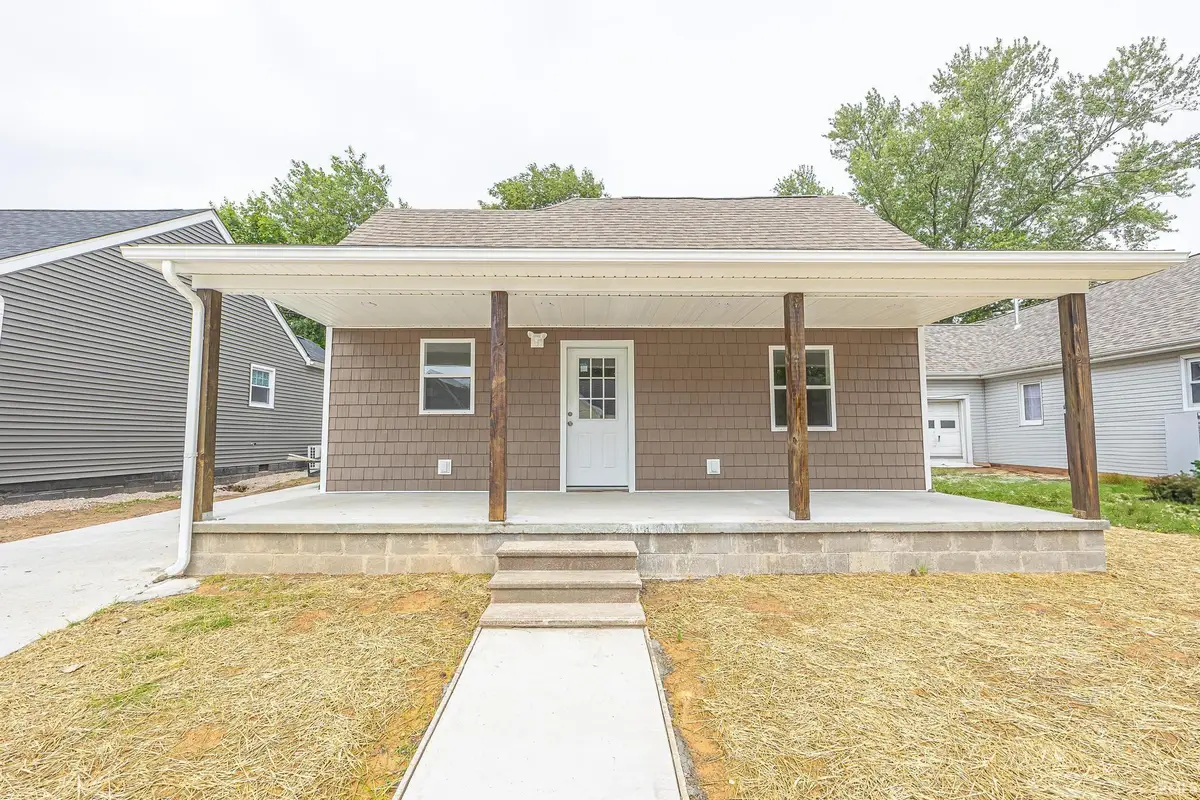 118 N Jackson Street, Oakland City, IN 47660 - #1