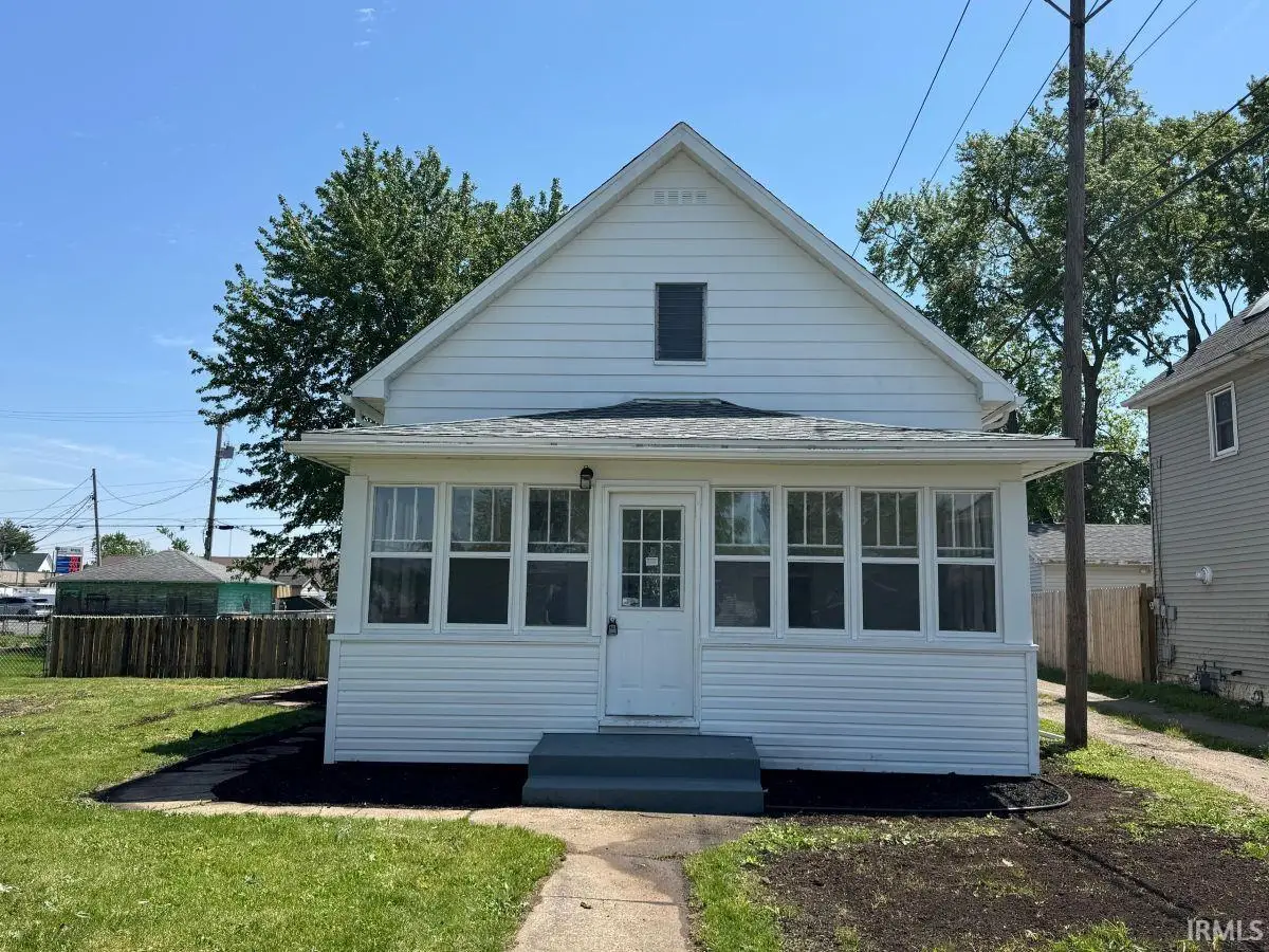 924 S 26th Street, South Bend, IN 46615 - #1