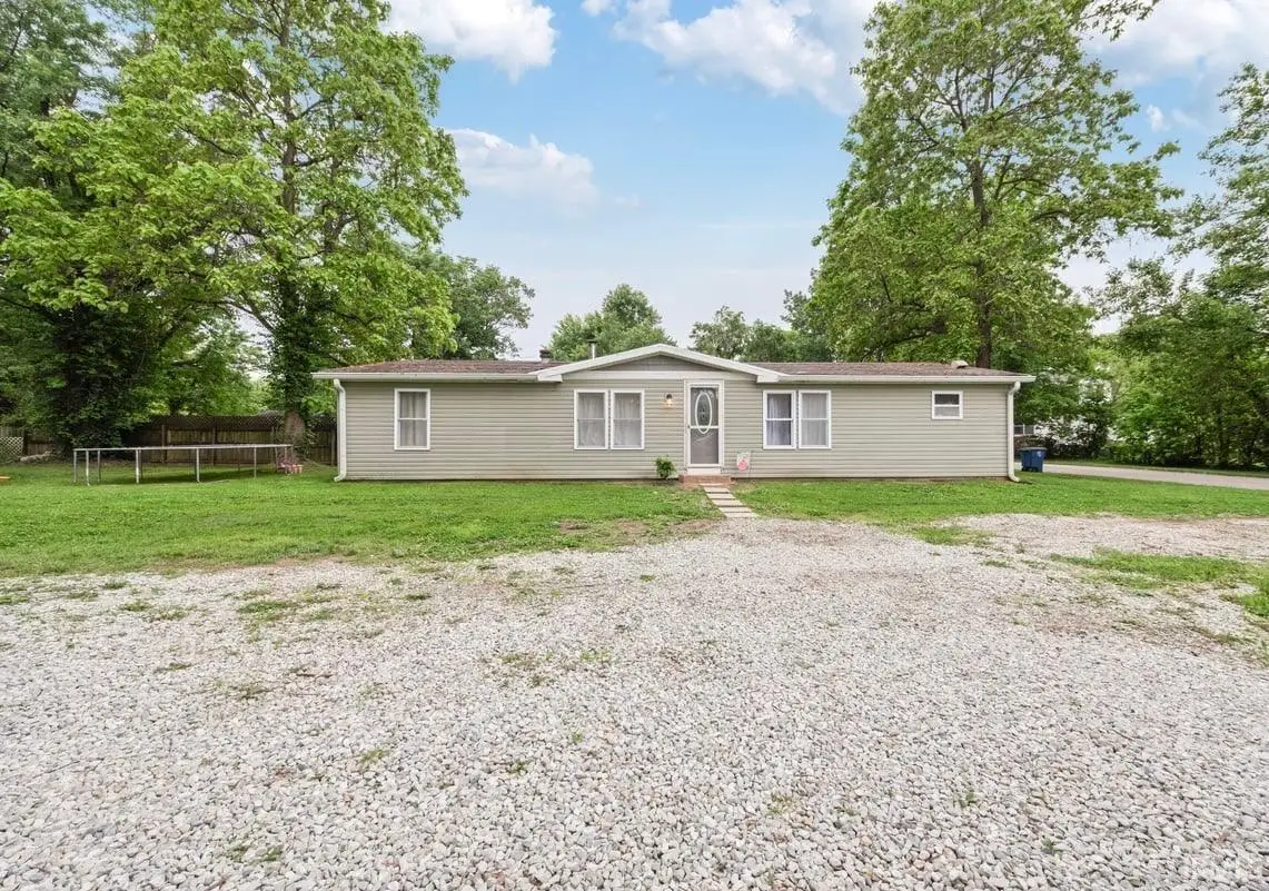 304 W Vine Street, Mitchell, IN 47446 - #1