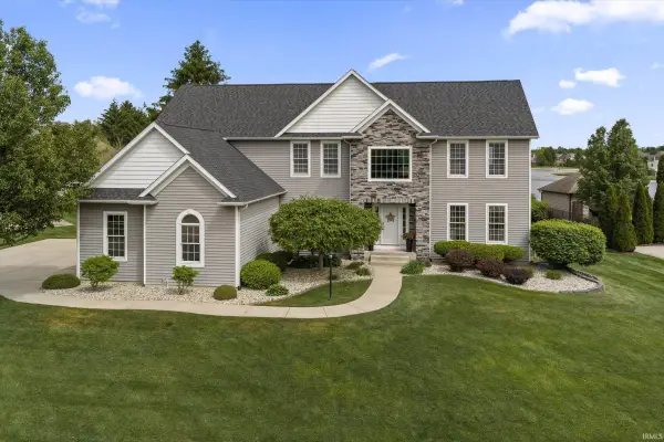 51280 Coveside Drive, Granger, IN 46530