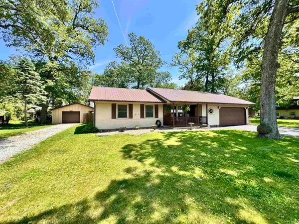 1058 S 50 E, Winamac, IN 46996