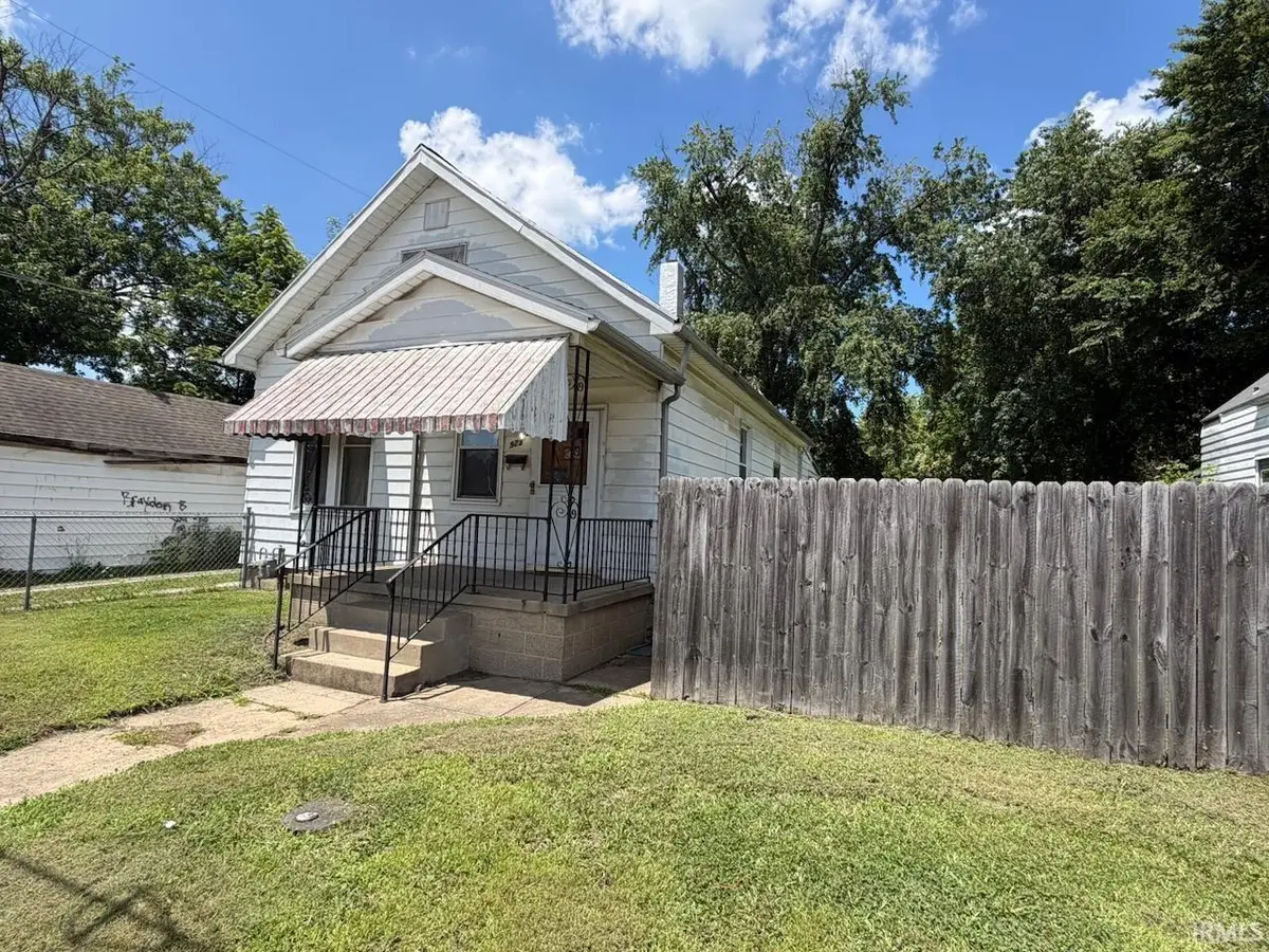 923 W Louisiana Street, Evansville, IN 47710 - #1
