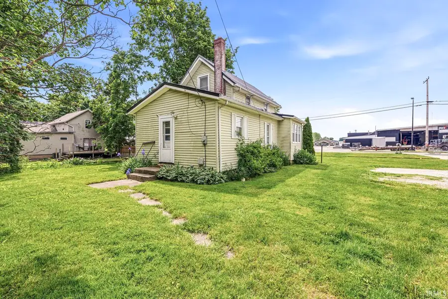 800 E Waterford Street, Wakarusa, IN 46573 - #3