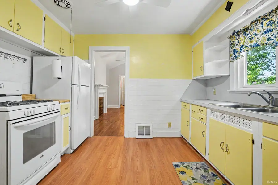 118 S Highland Avenue, Elkhart, IN 46514 - #3