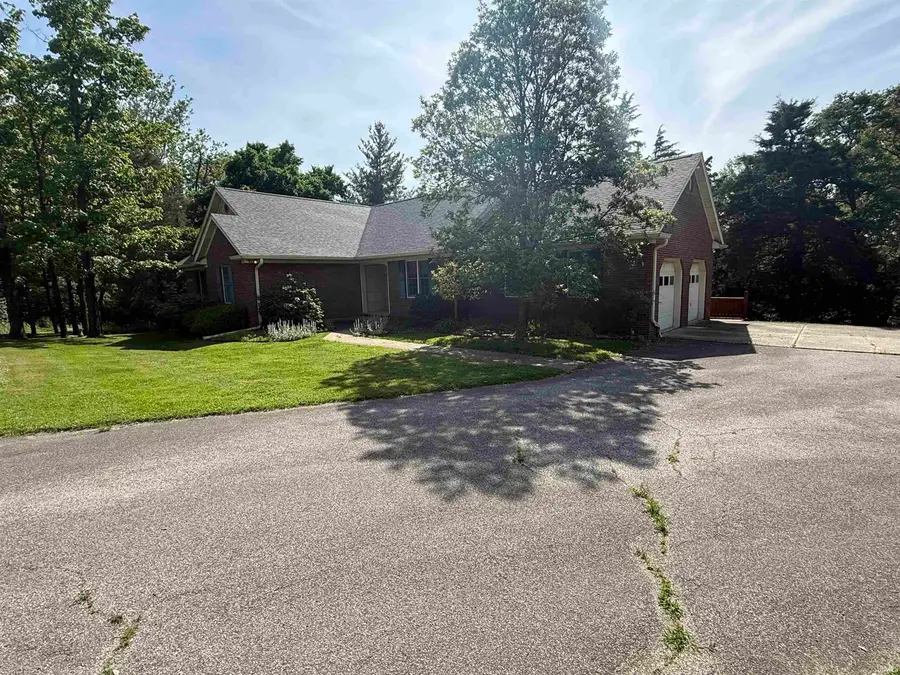 1157 N Cedar Ridge Drive, Vincennes, IN 47591 - #2