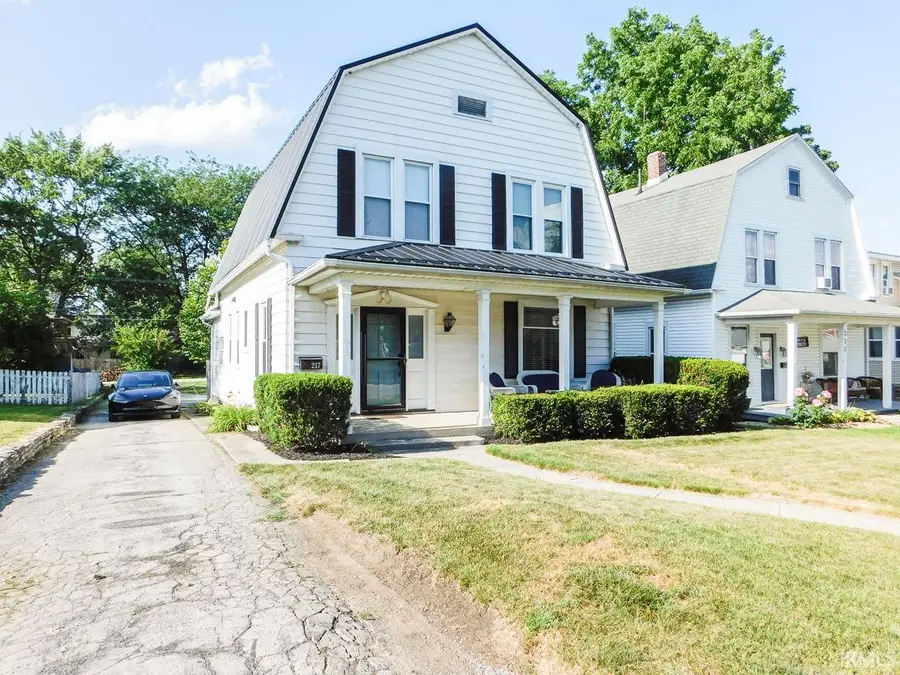 217 E Central Avenue, Bluffton, IN 46714 - #2