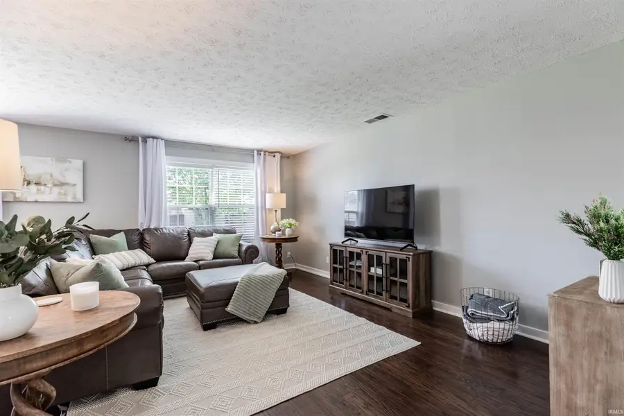 2840 Ohunter Avenue, Newburgh, IN 47630 - #3