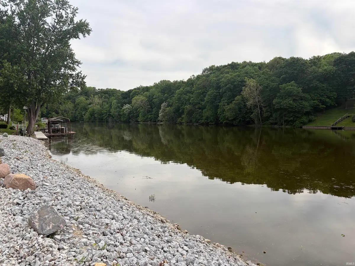 31 N Diamond Point Road, Monticello, IN 47960 - #1