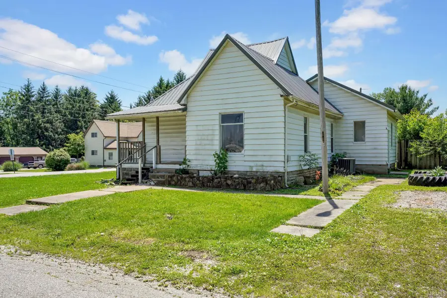 328 Wells Avenue, Mitchell, IN 47446 - #3