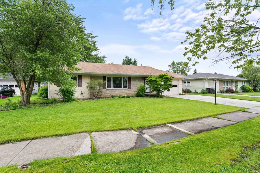 2901 Clara Avenue, Fort Wayne, IN 46805 - #2