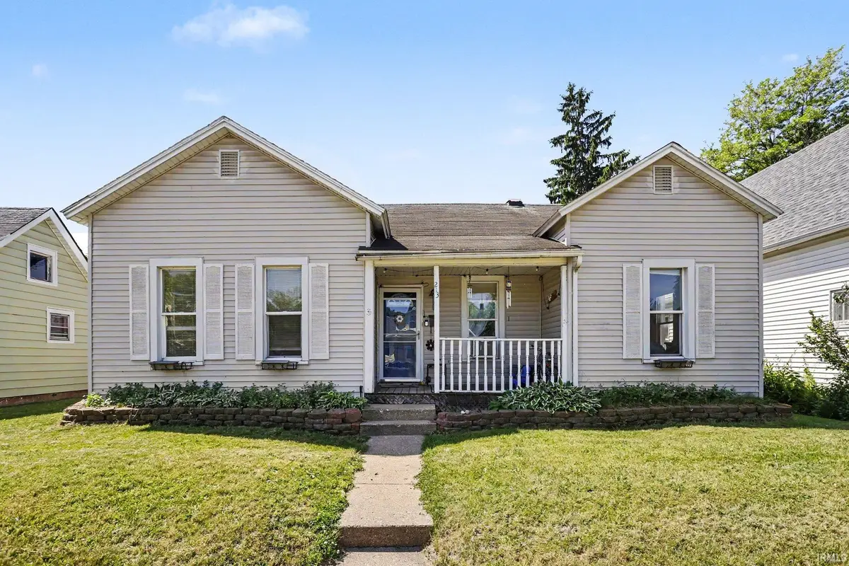 213 E Lawrence Street, Mishawaka, IN 46545 - #1