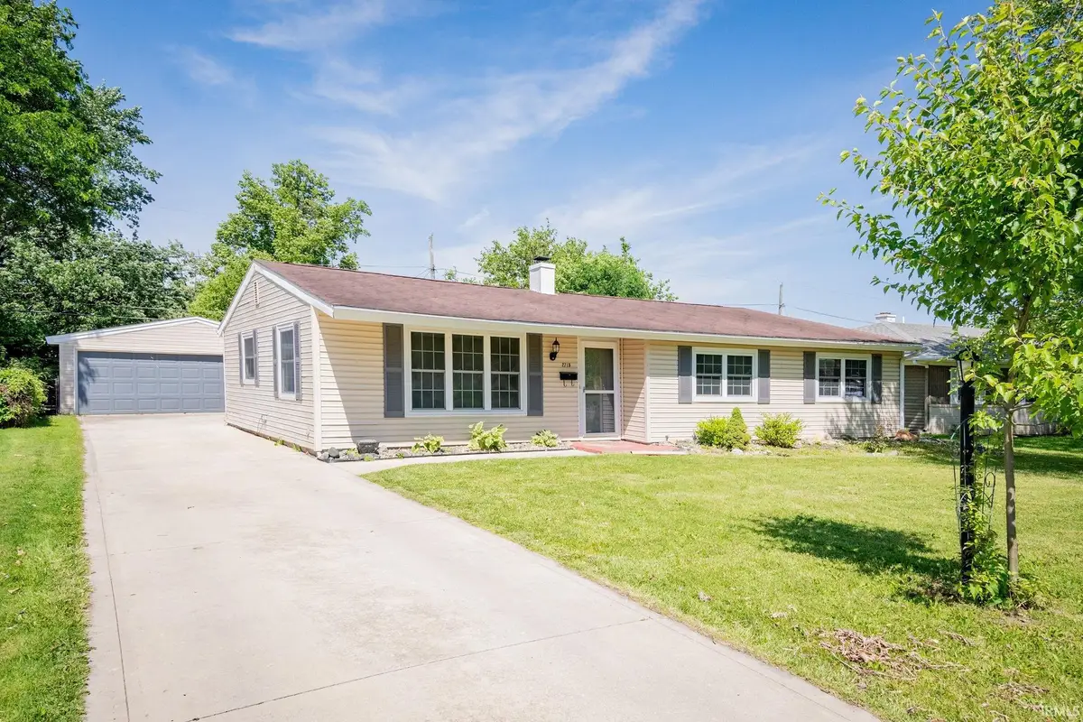 2715 Farnsworth Drive, Fort Wayne, IN 46805 - #1