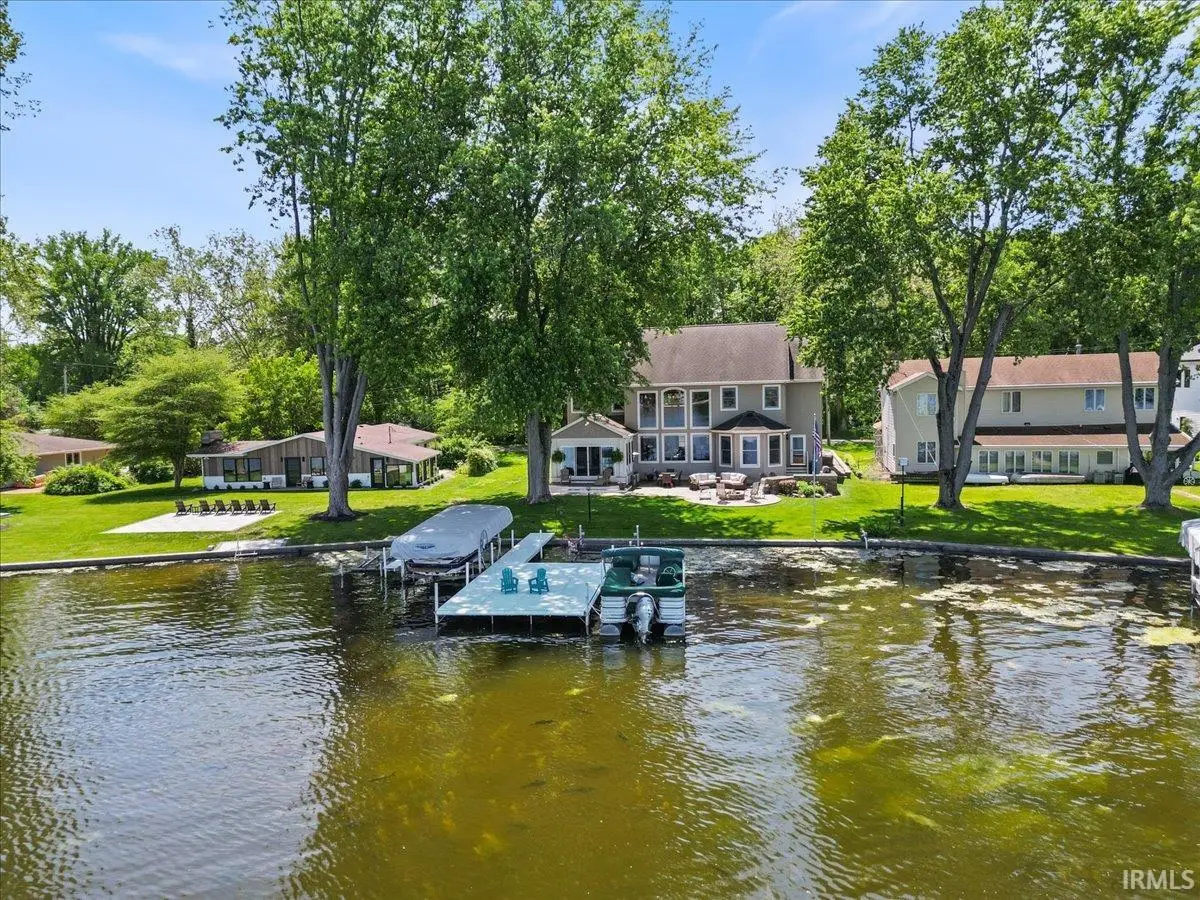 1123 Lakeshore Drive, Warsaw, IN 46580 - #1