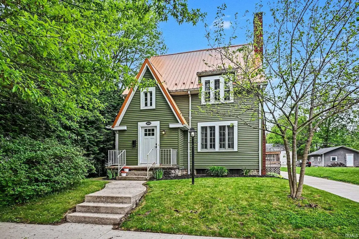 304 N Wayne Street, North Manchester, IN 46962 - #1