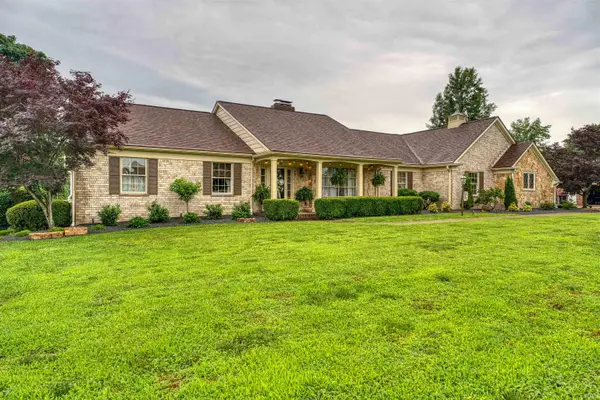 2000 Greenbrier Drive, Mount Vernon, IN 47620