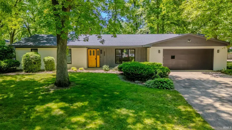 2435 S Stonebridge Road, Warsaw, IN 46580 - #2