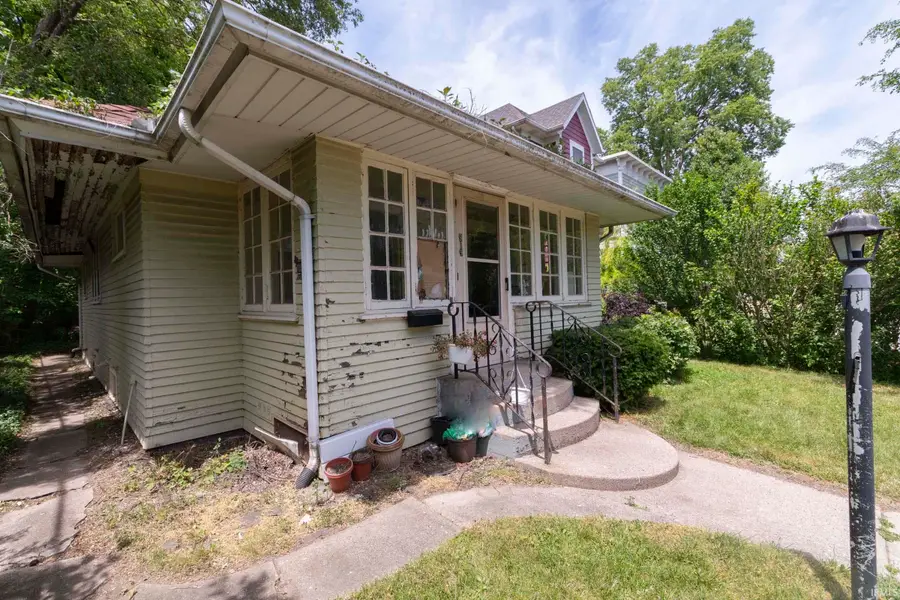 919 N Saint Louis Boulevard, South Bend, IN 46617 - #2