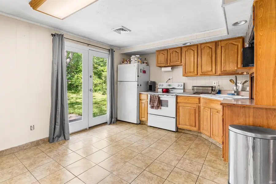 3804 N Lake Road 26 E, Monticello, IN 47960 - #3