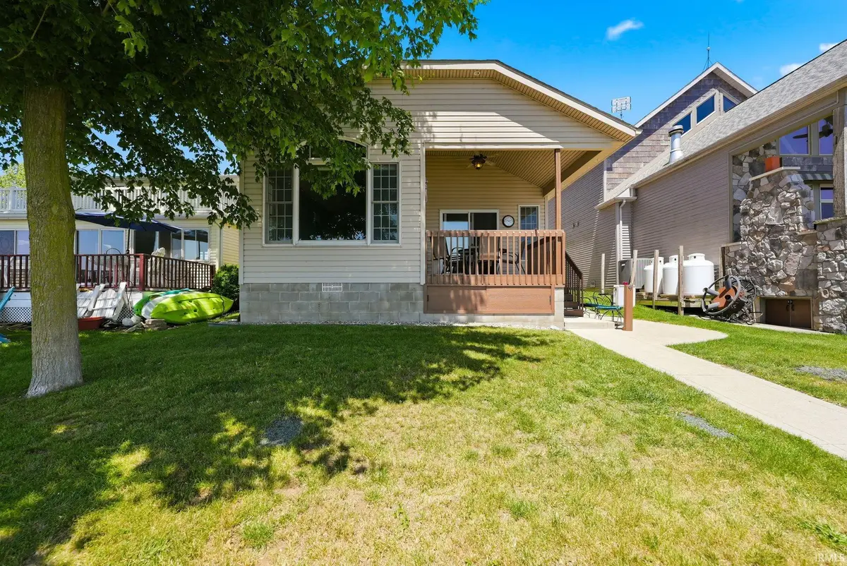 595 Lane 101 Hamilton Lake, Hamilton, IN 46742 - #1