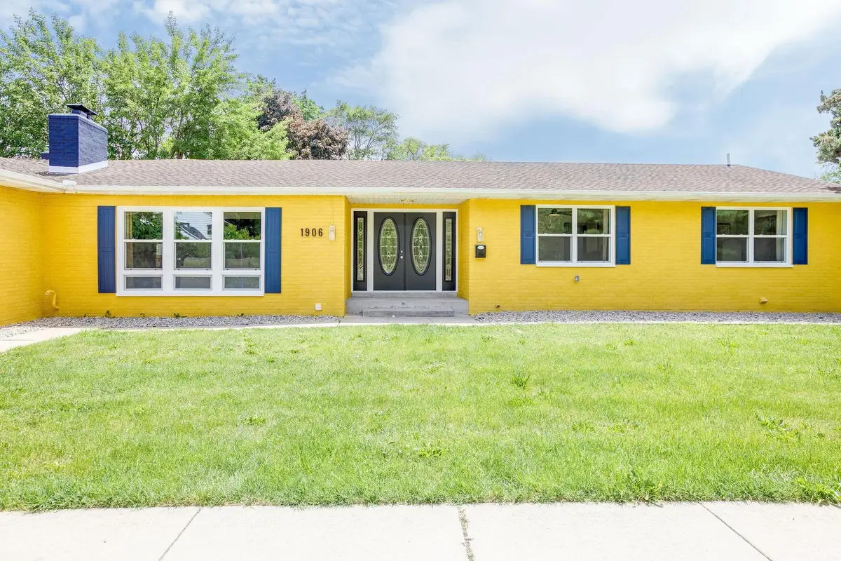 1906 Corby Boulevard, South Bend, IN 46617 - #1