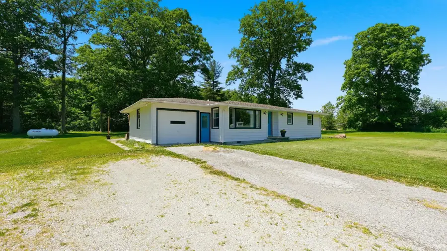 4340 S Meridian Road, Columbia City, IN 46725 - #2
