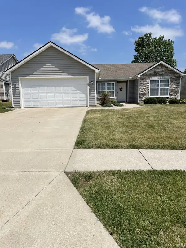 1702 Midsummer Night Cove, Fort Wayne, IN 46818