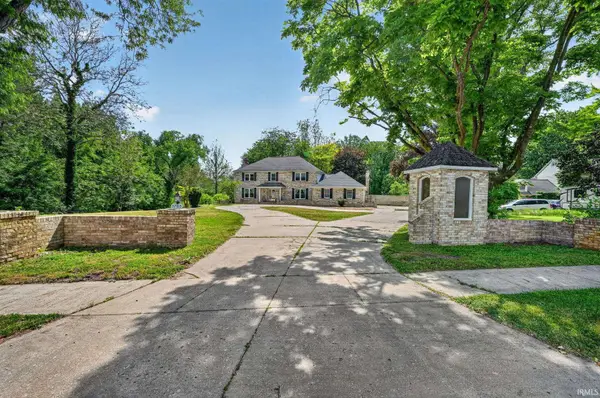 1765 N Bay Drive, Elkhart, IN 46514