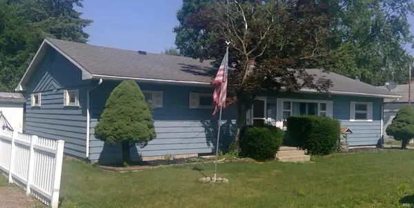 4390 S 1170 E, Wolcottville, IN 46795