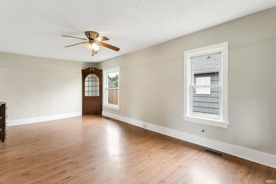 529 W Marion Street, Mishawaka, IN 46545 - #3