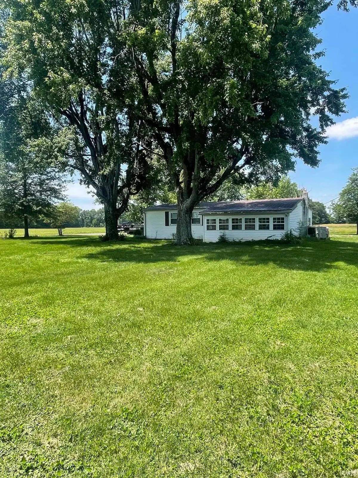 5933 N County Rd 100 E Road, Shelburn, IN 47879 - #1