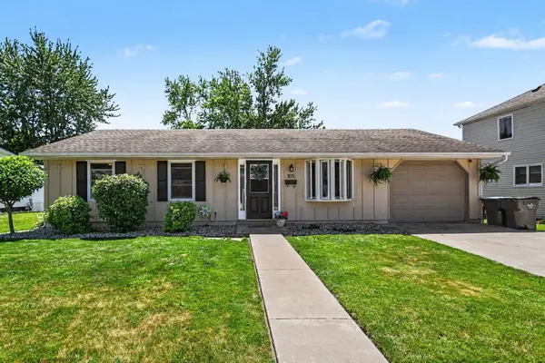 305 W Indiana Avenue, Nappanee, IN 46550