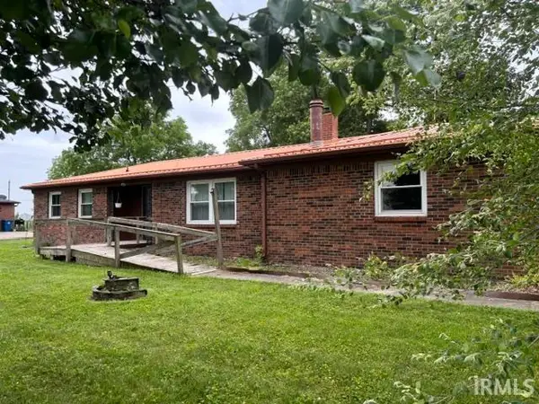 129 N Kirkwood Avenue, Fowlerton, IN 46930