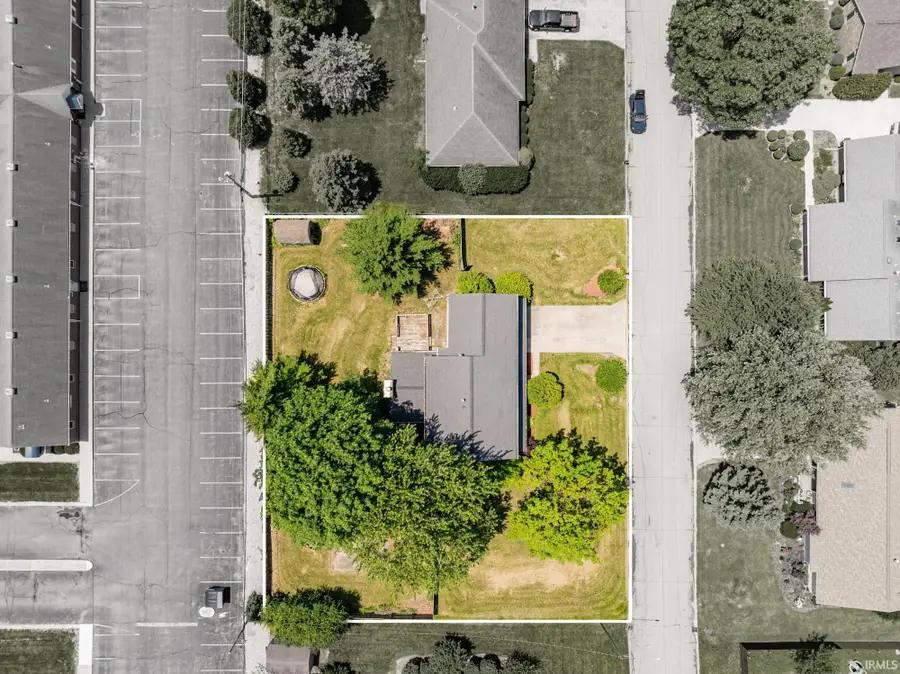 2209 W Woodmont Drive, Muncie, IN 47304 - #3