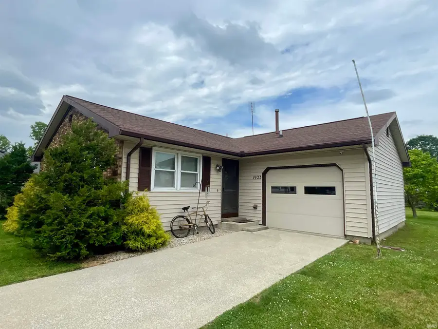 1923 Camden Court, Huntington, IN 46750 - #2