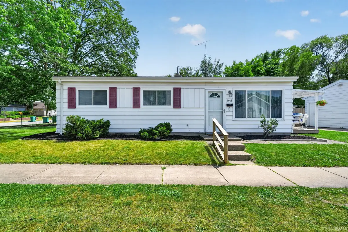1403 W 6th Street, Mishawaka, IN 46544 - #1