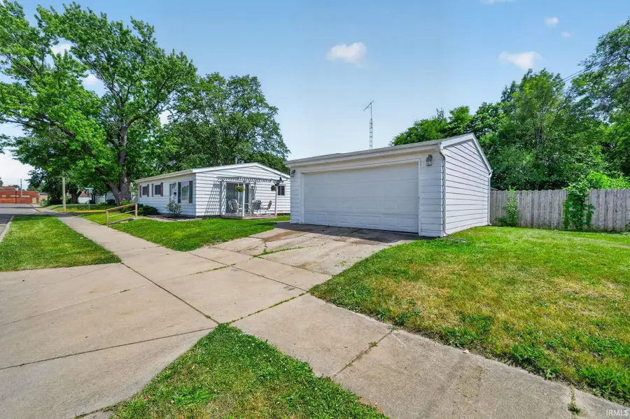 1403 W 6th Street, Mishawaka, IN 46544 - #2