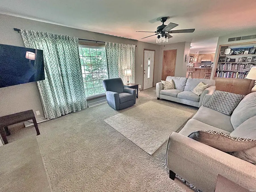 1125 W Broadway Street, Loogootee, IN 47553 - #2