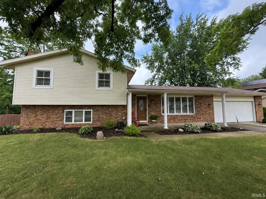 609 Westlake Drive, Middlebury, IN 46540 - #2