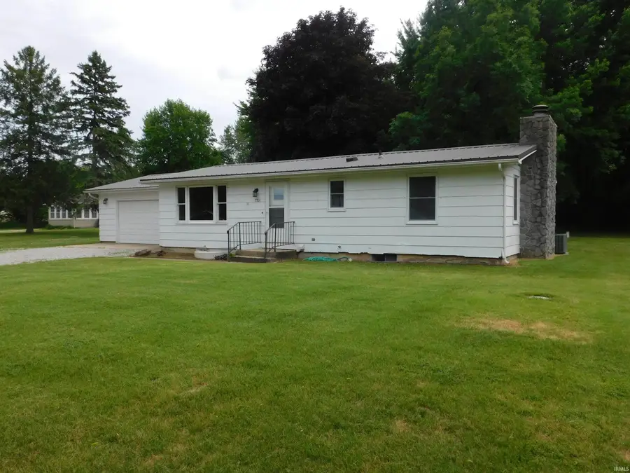 7531 W Crystal Lake Road, Warsaw, IN 46580 - #2