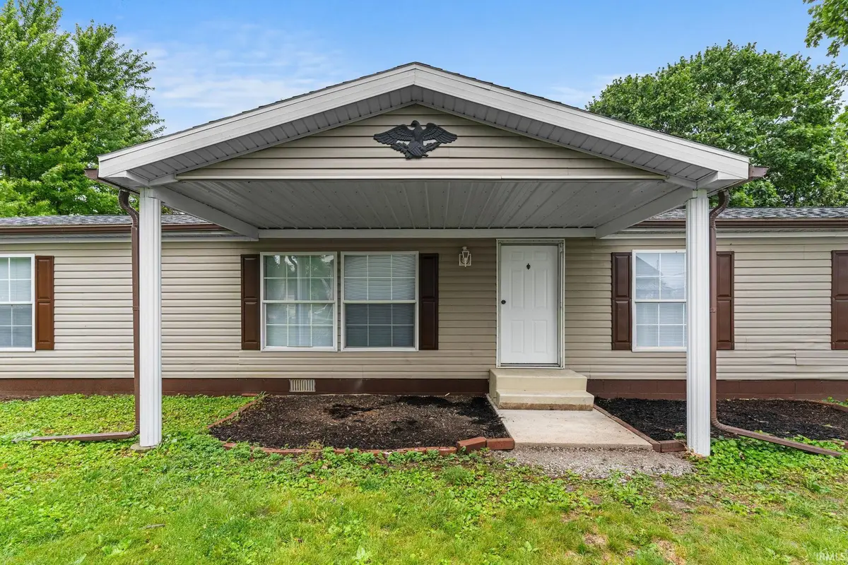 506 E Main Street, Chalmers, IN 47929 - #1