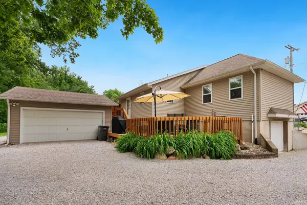 2136 Chapman Lake Drive, Warsaw, IN 46582