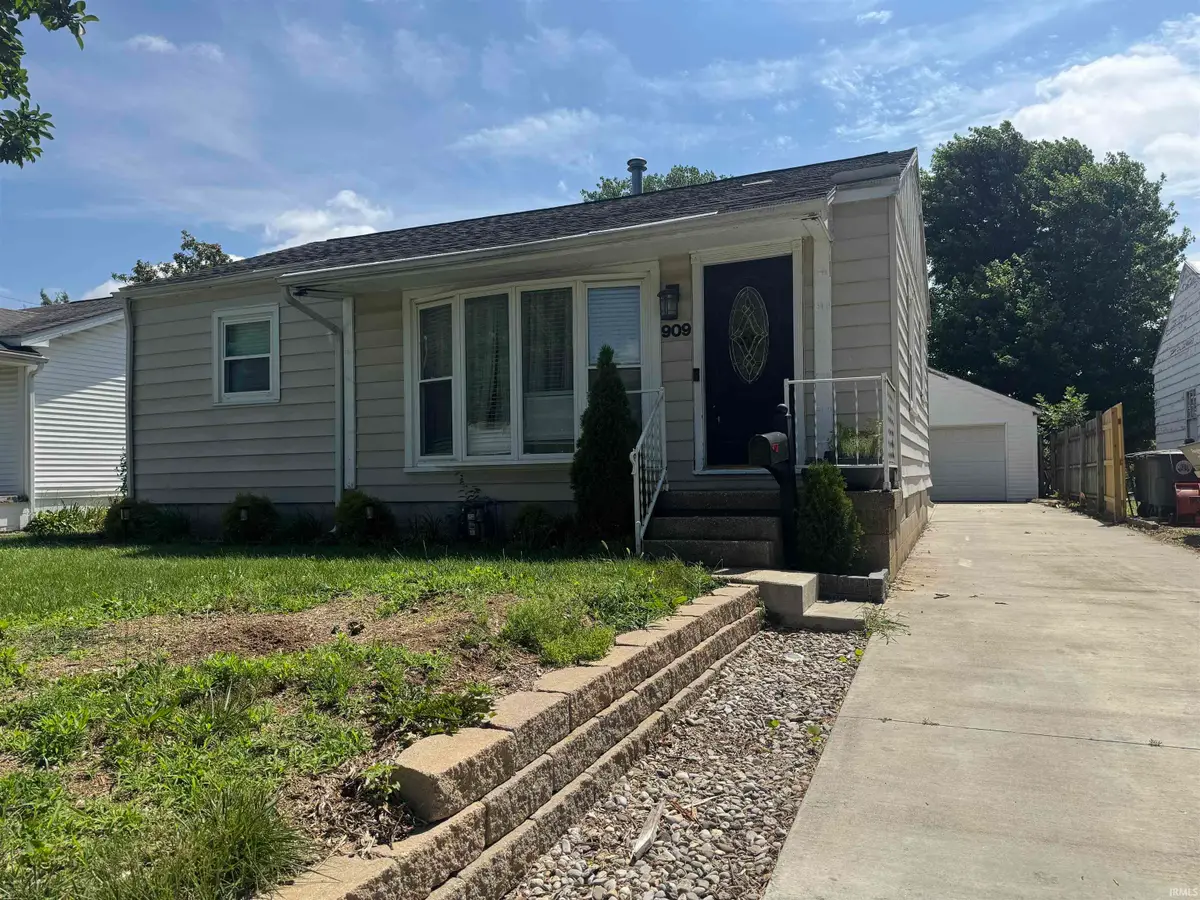 909 N Kelsey Avenue, Evansville, IN 47711 - #1