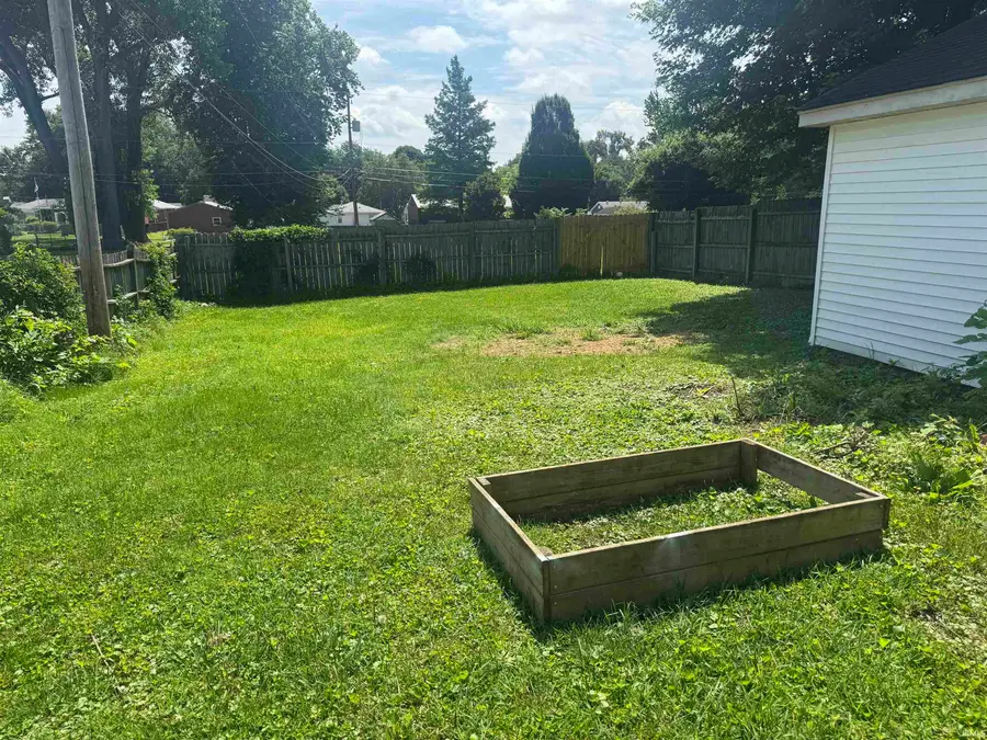 909 N Kelsey Avenue, Evansville, IN 47711 - #2