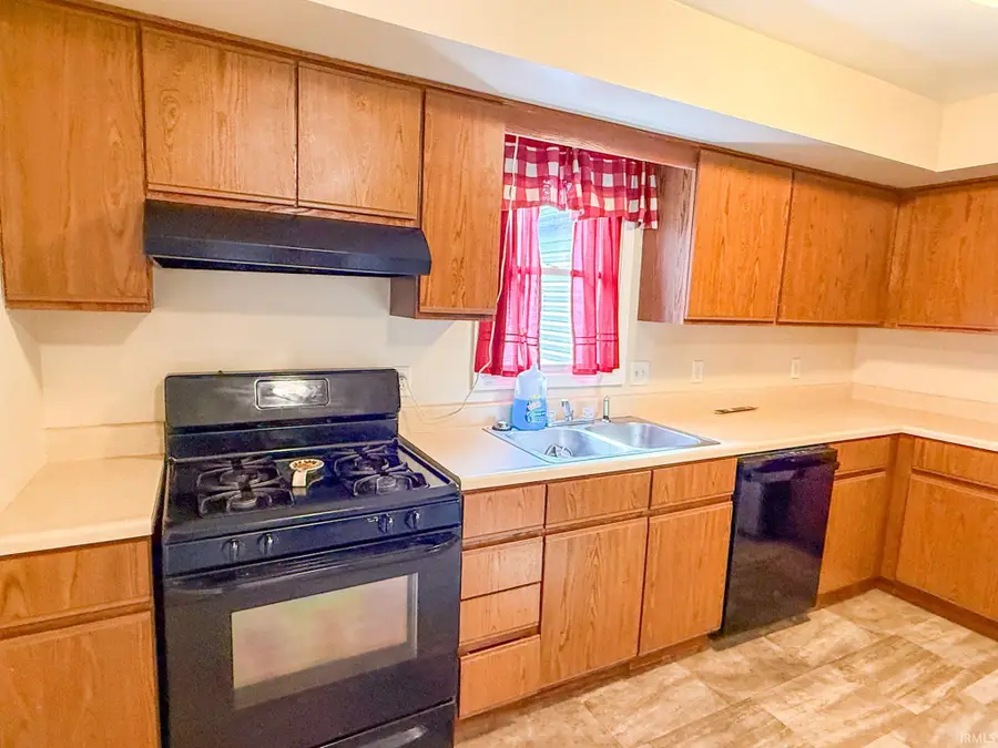 208 Valley Meadows, Kendallville, IN 46755 - #3